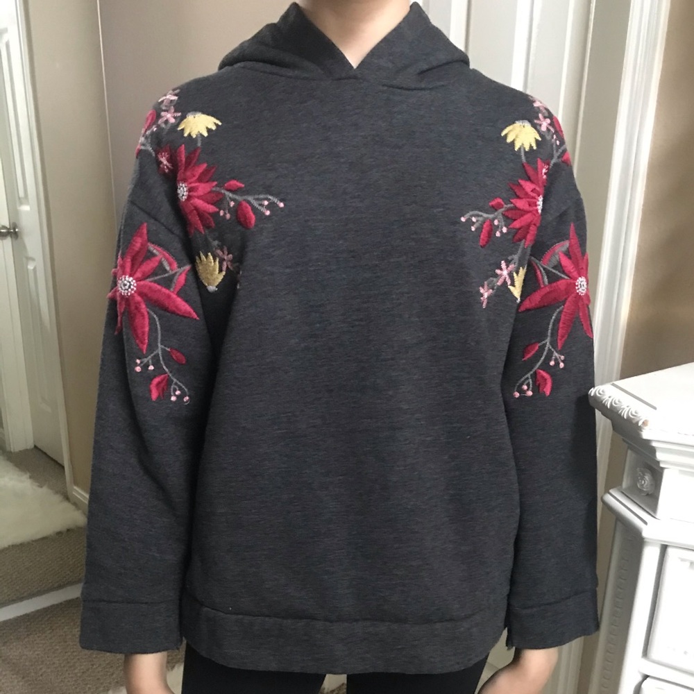 ZARA GIRLS sweatshirt with floral embroidery